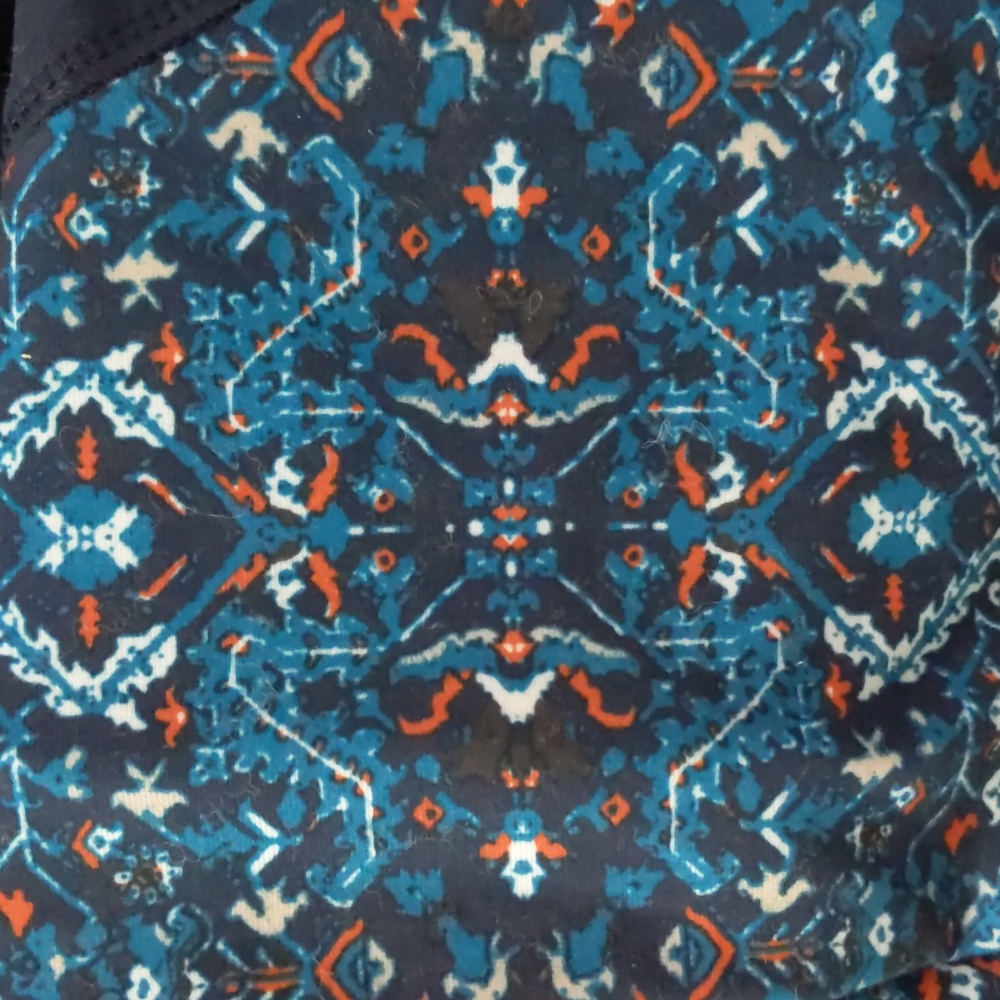 3x pockets!! - Picture 2 of 5